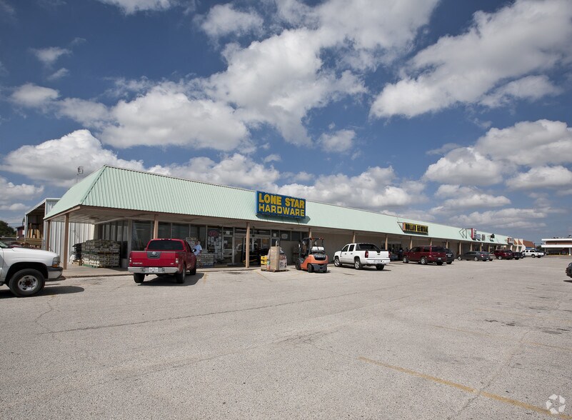 Primary Photo Of 1011-1021 US Highway 181, Portland Storefront For Sale