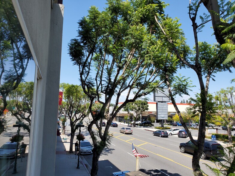 More Photos Of 4531 Van Nuys Blvd, Sherman Oaks Storefront Retail Residential For Sale