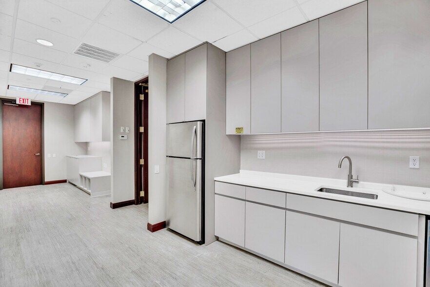 More Photos Of 1701 Highway A1A, Vero Beach Office For Lease