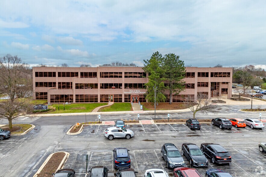 More Photos Of 1717 Park St, Naperville Office For Lease