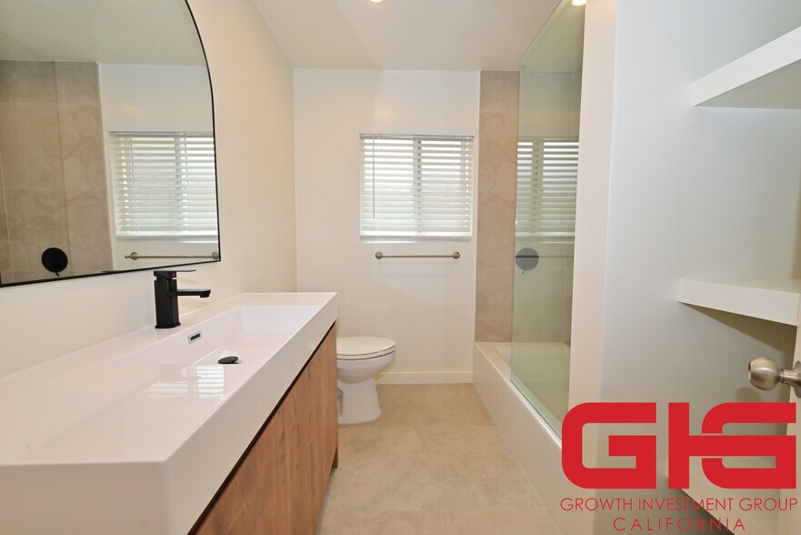 More Photos Of 517 E Washington Blvd, Pasadena Apartments For Sale