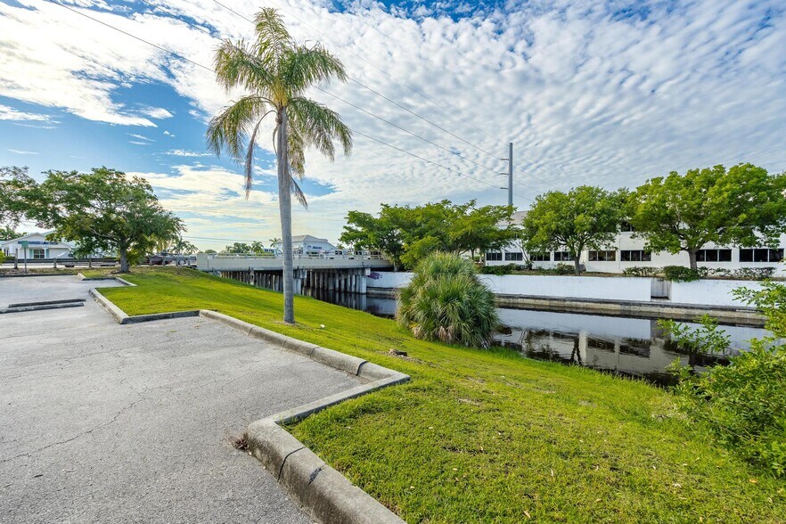 More Photos Of 1532 Shelby Pky, Cape Coral Land For Lease