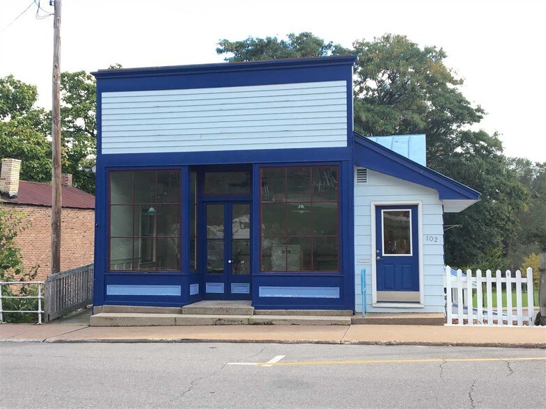 More Photos Of 102 Water St, Waupaca Office Residential For Sale