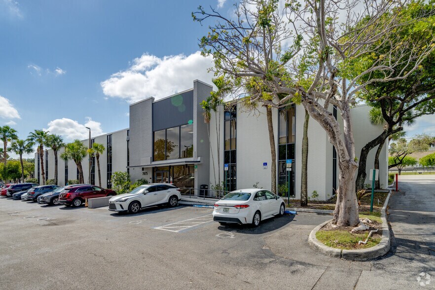 More Photos Of 7925 NW 12th St, Doral Office For Lease