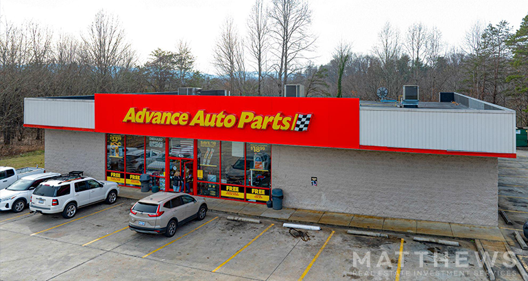 More Photos Of 625 Second St, N Wilkesboro Freestanding For Sale