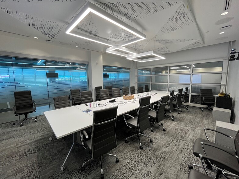 More Photos Of 75-95 W Towne Ridge Pky, Sandy Office For Lease