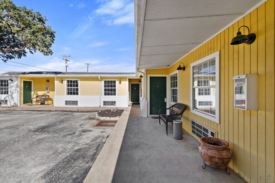 More Photos Of 1206 Main St, Blanco Hotel For Sale