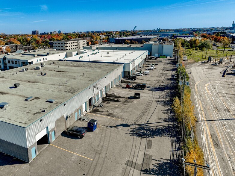 More Photos Of 8552-8678 Boul Pie-IX, Montréal Warehouse For Lease