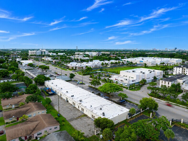 More Photos Of 315-353 SW 27th Ave, Fort Lauderdale Unknown For Lease