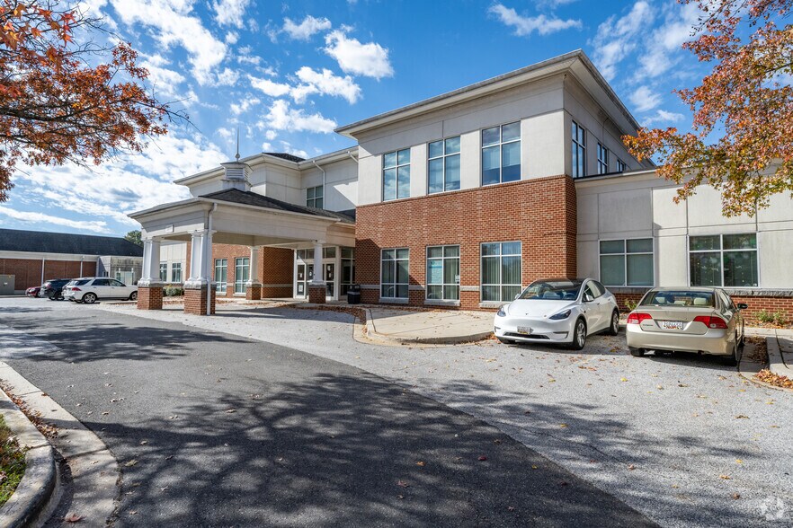 More Photos Of 14999 Health Center Dr, Bowie Medical For Lease