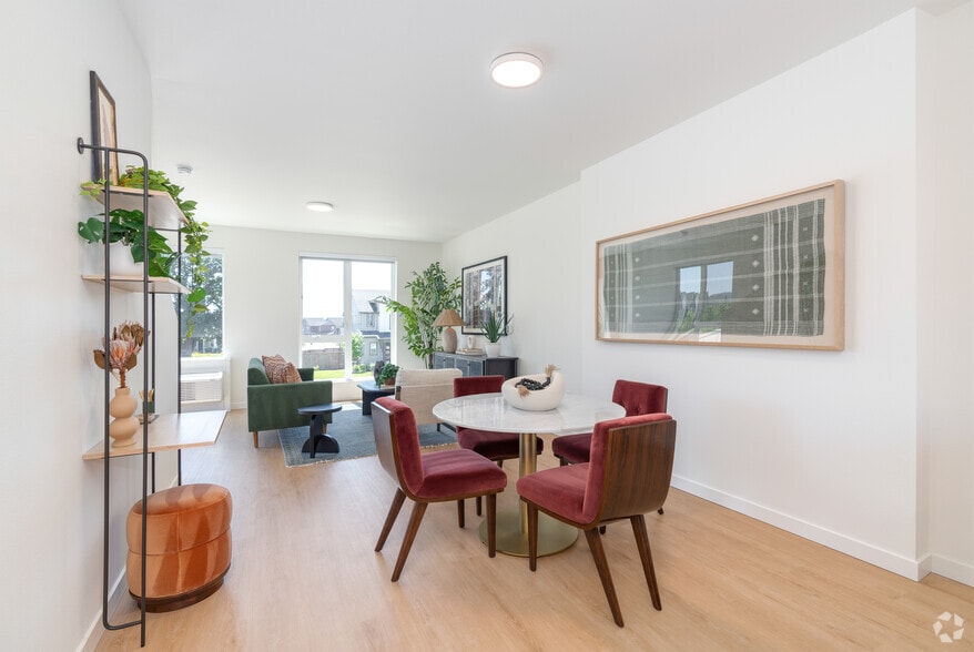 More Photos Of 3405 SE Reed Dr, Hillsboro Apartments For Lease