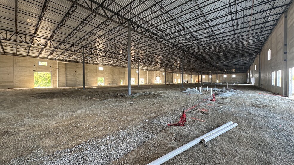 More Photos Of 20340 Grassy Branch Rd, Westfield Warehouse For Lease