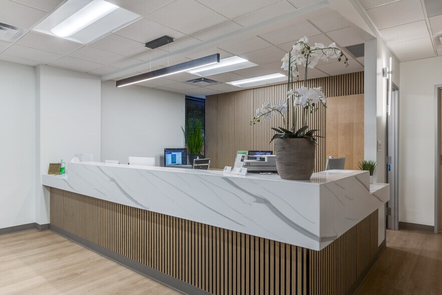 More Photos Of 1735 Babcock Rd, San Antonio Office For Lease