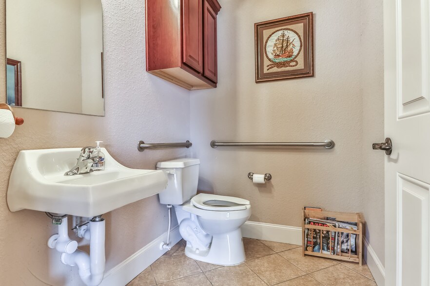 More Photos Of 5501 Louetta Rd, Spring Office For Sale