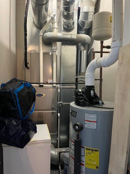 More Photos Of 2500 W Chicago Ave, Chicago Storefront For Sale