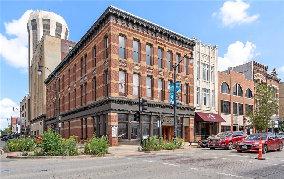 More Photos Of 200 S 6th St, Springfield Office For Sale