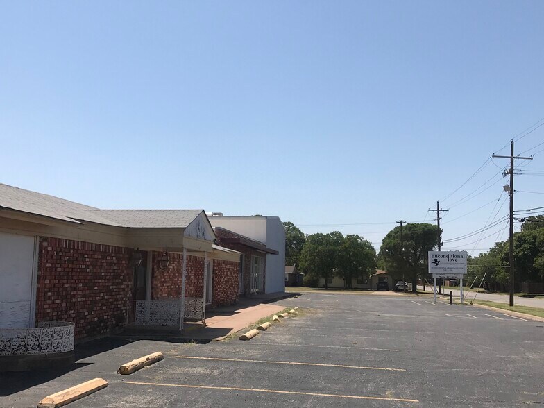 More Photos Of 3101 N 12th St, Abilene Religious Facility For Sale