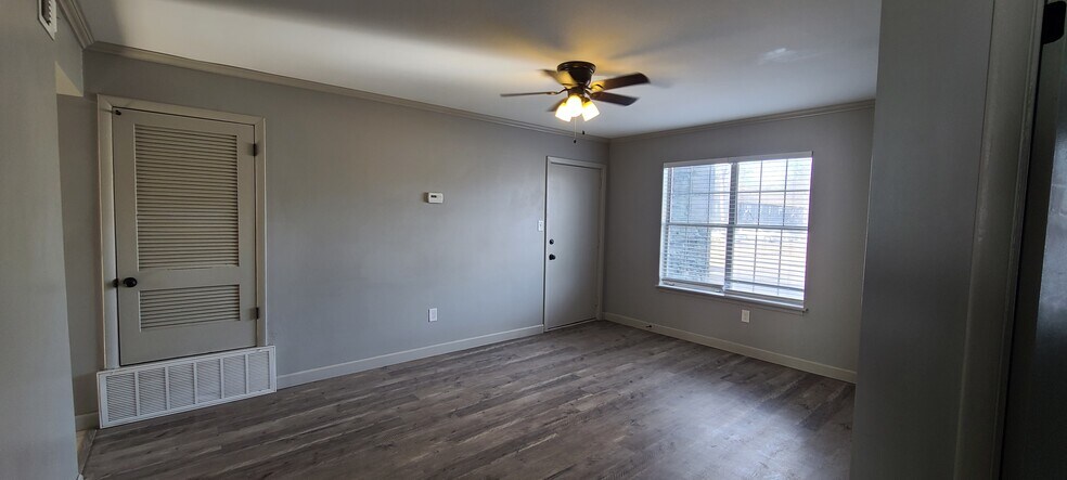 More Photos Of 1906 W Matthews Ave, Jonesboro Apartments For Sale