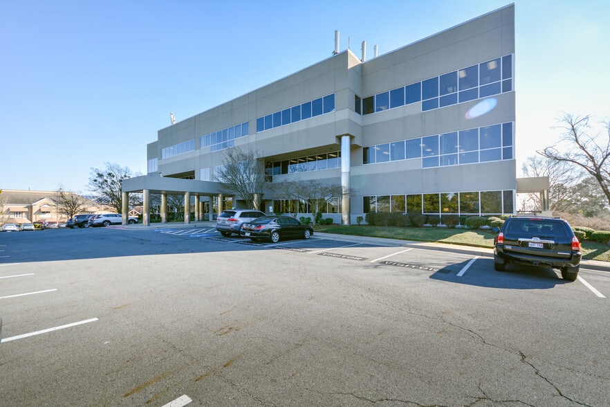 More Photos Of 8315 Cantrell Rd, Little Rock Medical For Lease