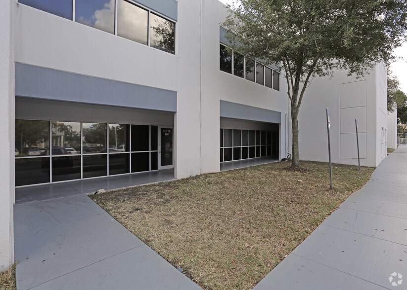 More Photos Of 10400 NW 33rd St, Miami Warehouse For Lease