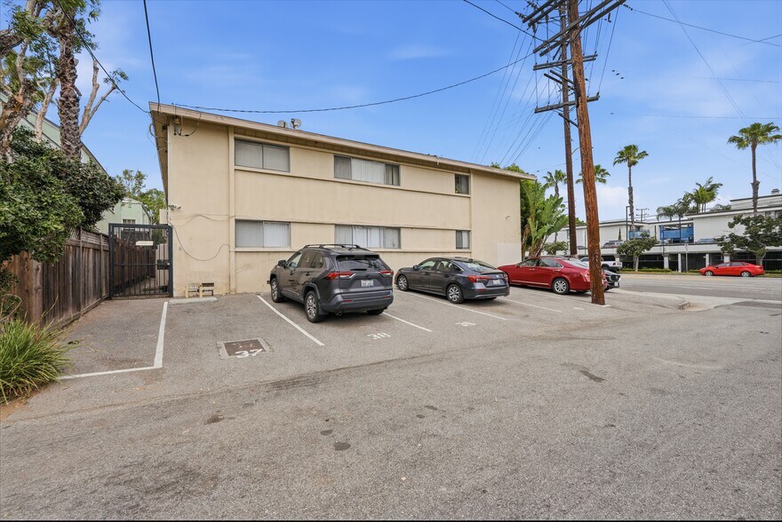More Photos Of 3575 S Sepulveda Blvd, Los Angeles Apartments For Sale