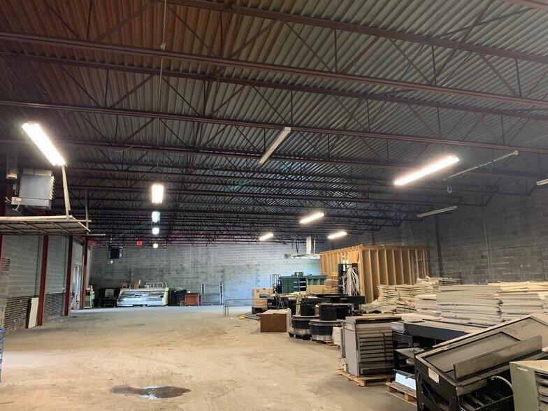 More Photos Of 9145 Vincent St, Hamtramck Warehouse For Sale