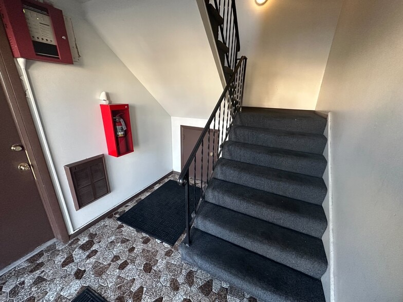 More Photos Of 437 Prairie Ave, Calumet City Apartments For Sale
