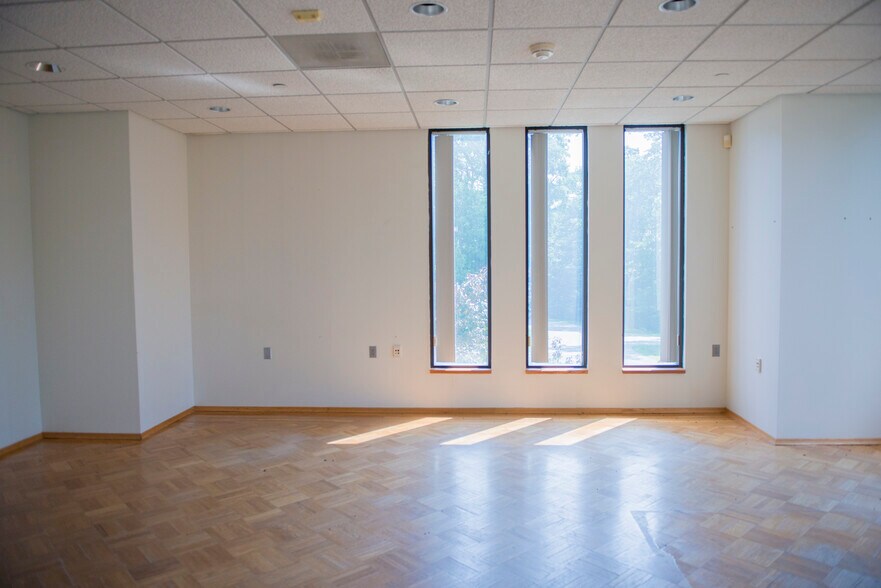 More Photos Of 1 Apollo Dr, Glens Falls Office For Lease