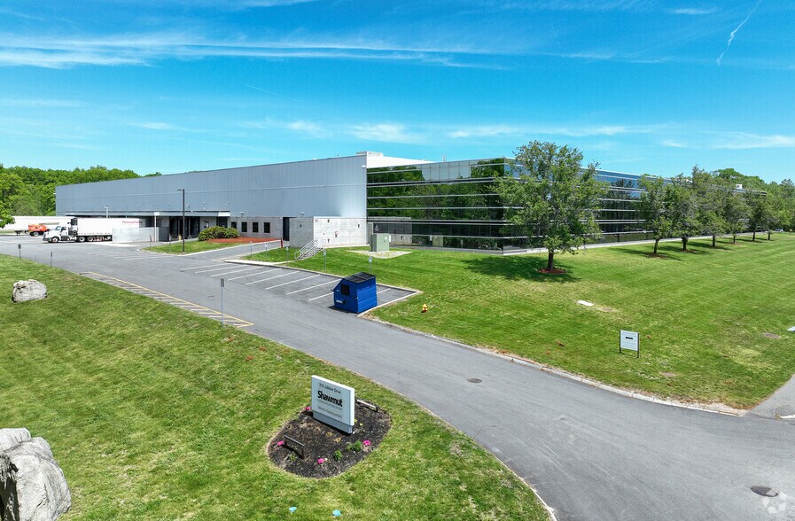 More Photos Of 300 Jubilee Dr, Peabody Manufacturing For Lease