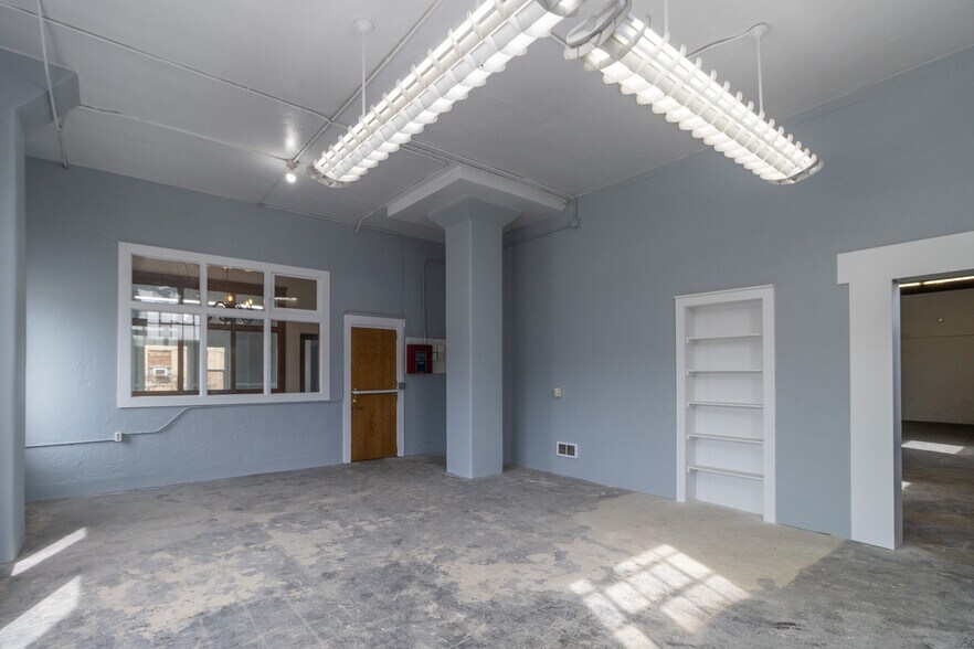More Photos Of 902 S 1st Ave, Pocatello Distribution For Lease