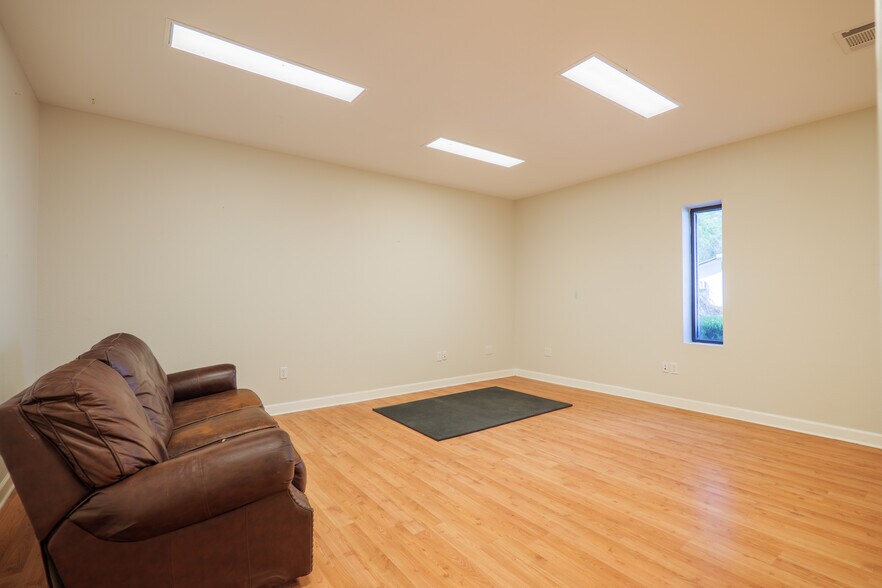 More Photos Of 450 W Highway 64, Lakeland Warehouse For Lease