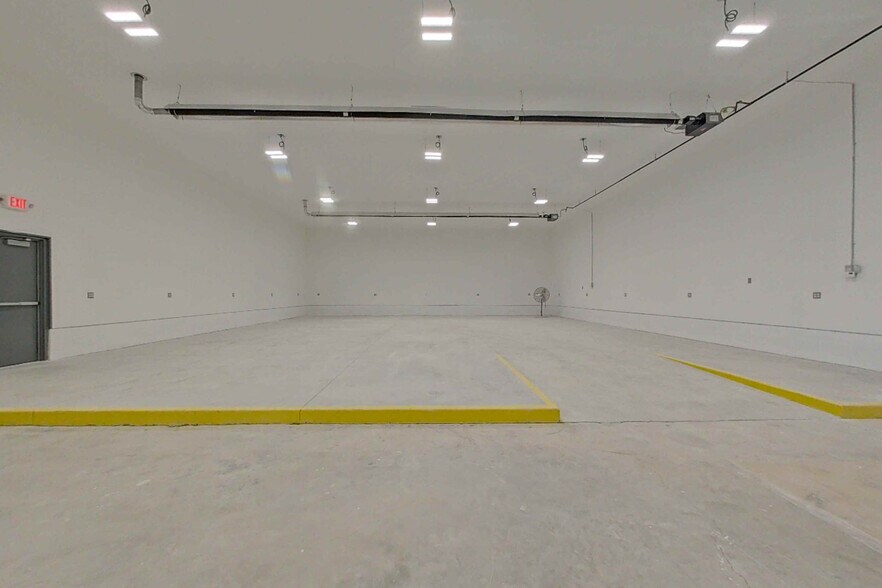 More Photos Of 3108 E Bristol Rd, Burton Warehouse For Lease