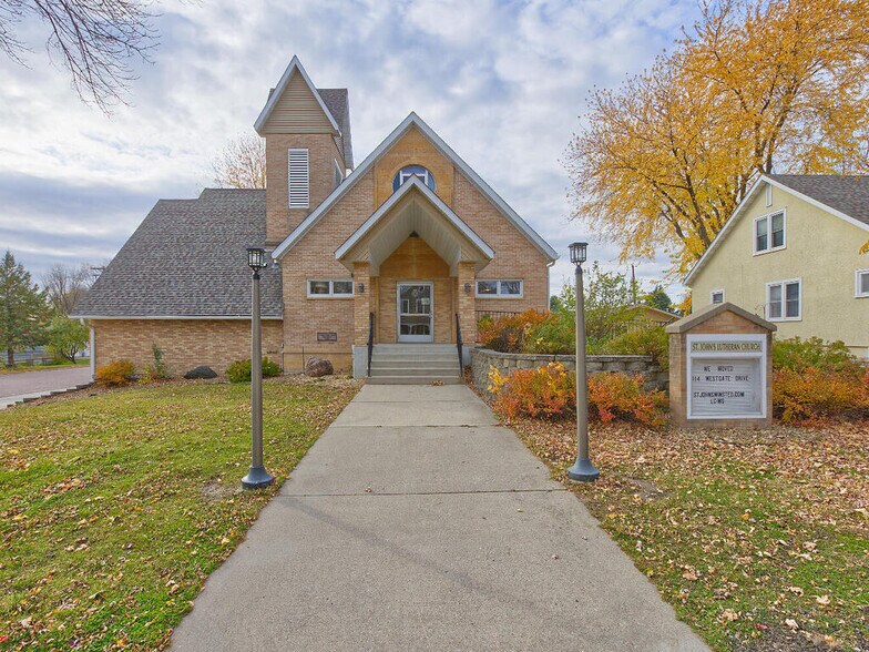 More Photos Of 410 1st St N, Winsted Office For Sale