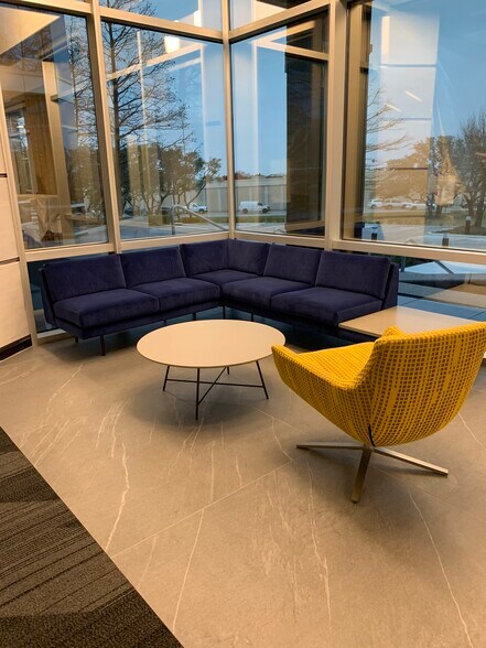 More Photos Of 10999 W IH-10, San Antonio Office For Lease