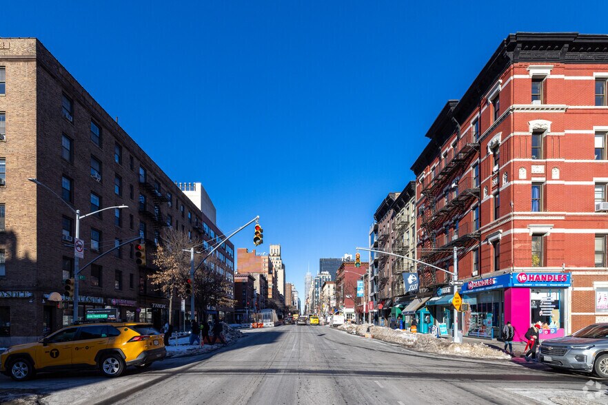 More Photos Of 178-182 Eighth Ave, New York Apartments For Lease