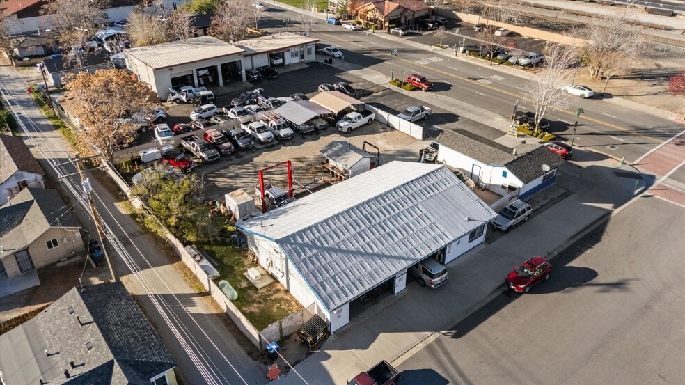 More Photos Of 230 E Tehachapi Blvd, Tehachapi General Retail For Sale