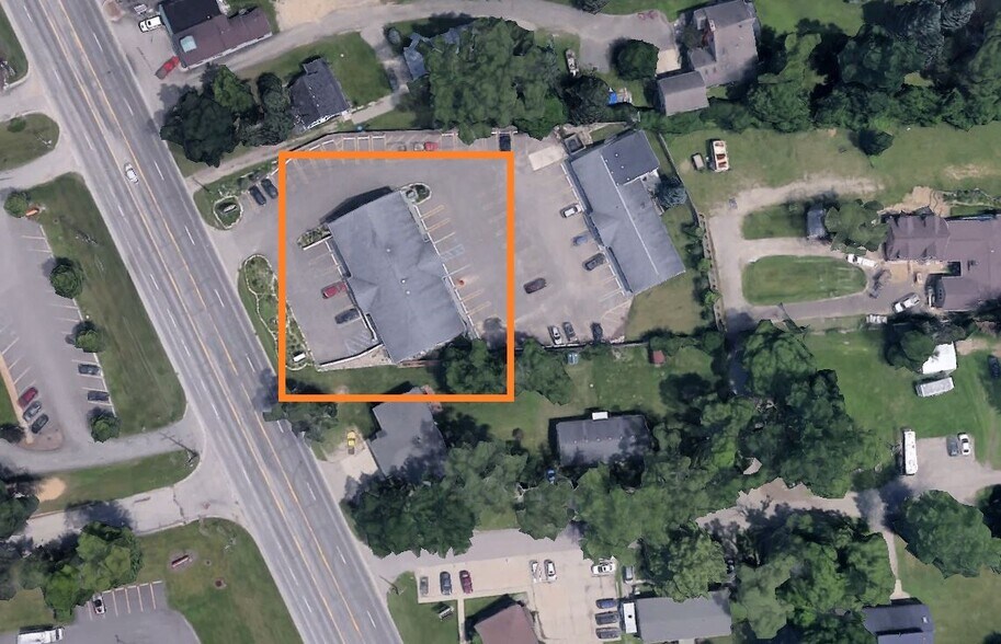 More Photos Of 8123 Grand River Rd, Brighton Medical For Lease