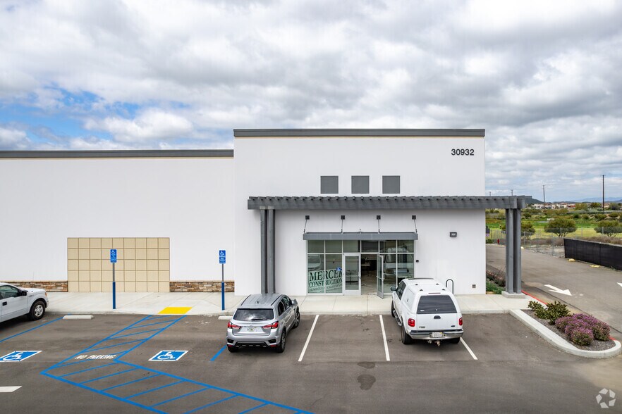 More Photos Of 3578 Benton Rd, Temecula Unknown For Lease