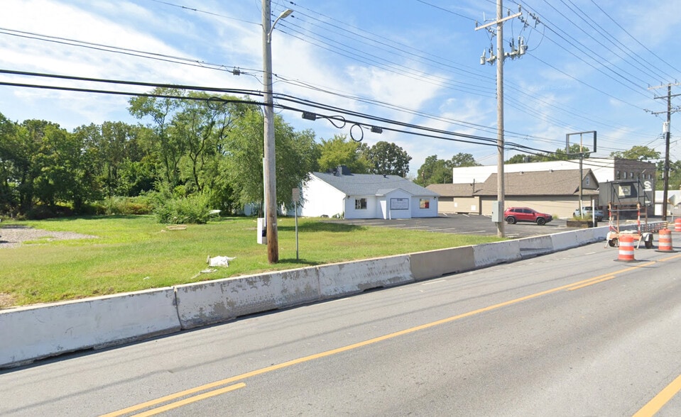 More Photos Of 8112-8120 Fort Smallwood Rd, Baltimore General Retail For Sale