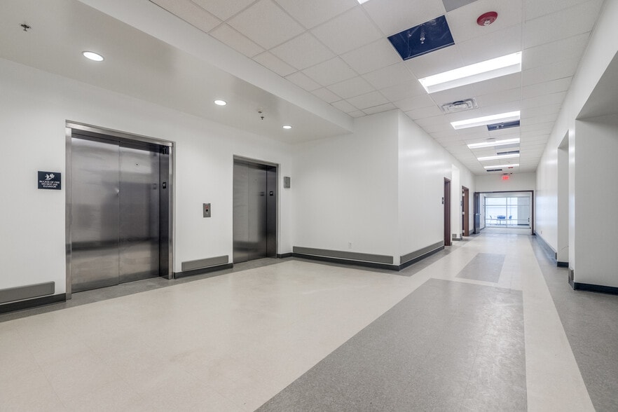 More Photos Of 6601 W University Dr, McKinney Hospital For Lease