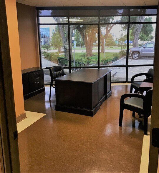 More Photos Of 16920 Park Row, Houston Office For Lease