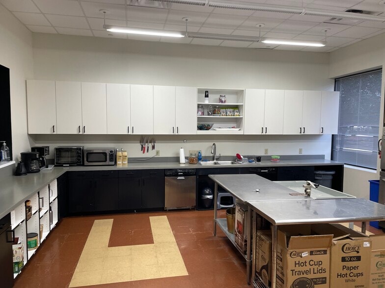 More Photos Of 4407 Monterey Oaks Blvd, Austin Unknown For Lease