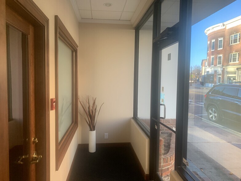 More Photos Of 21 Main St, Rochester Storefront Retail Residential For Lease