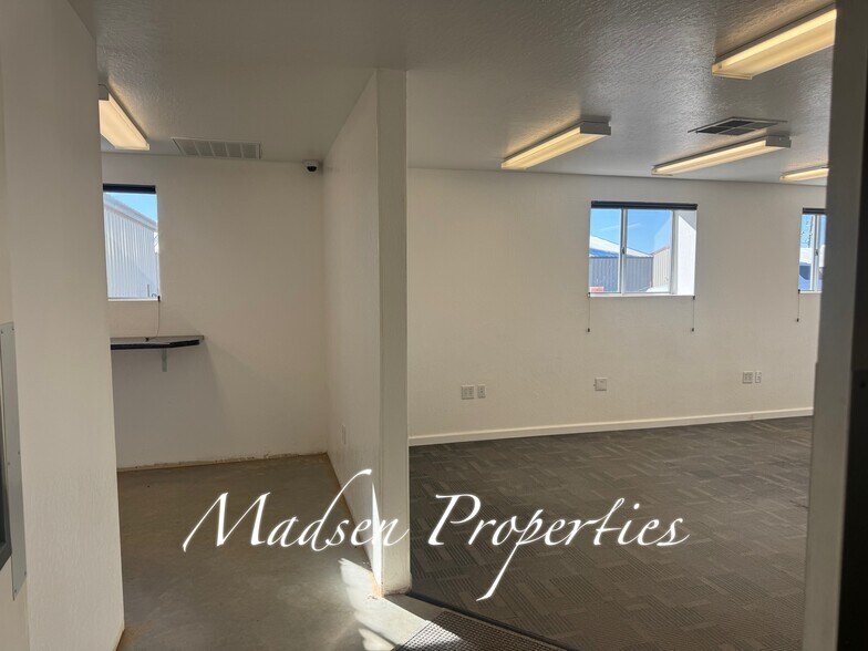 More Photos Of 1115 Ewald Ct, Paradise Manufacturing For Lease