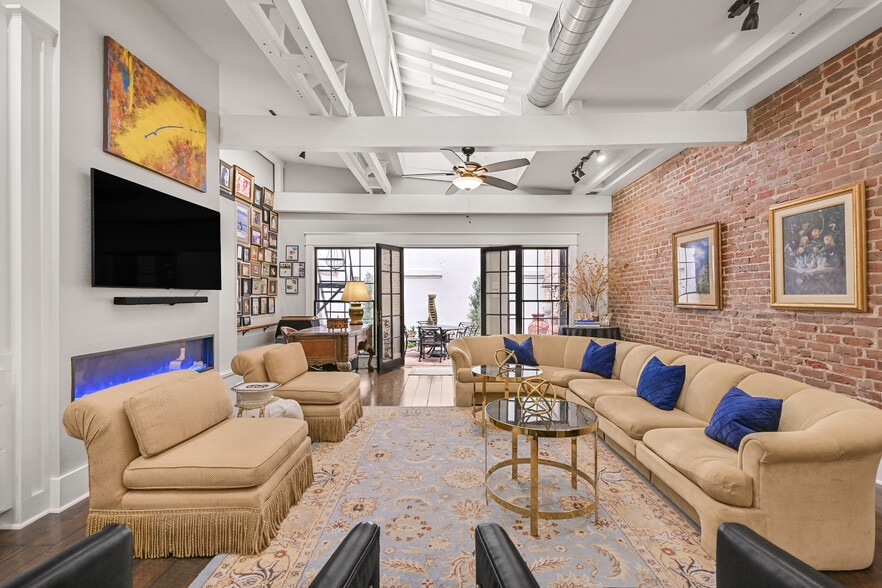 More Photos Of 217 23rd St, Galveston Apartments For Sale