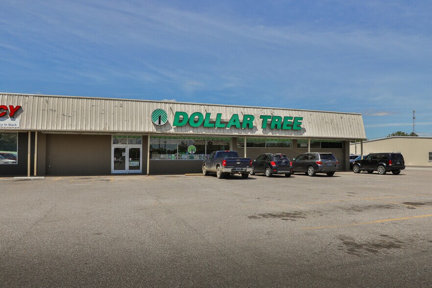 More Photos Of 8718 Highway 22, Dresden Storefront For Sale