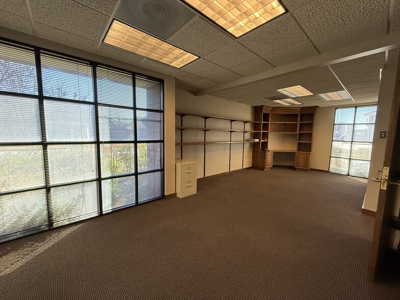 More Photos Of 6940 S Utica Ave, Tulsa Office For Sale