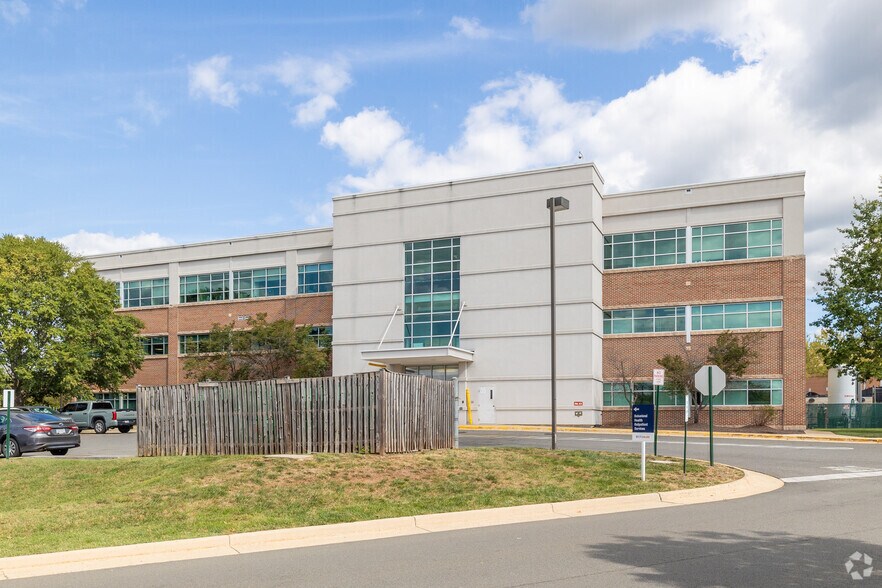 More Photos Of 8644 Sudley Rd, Manassas Medical For Lease