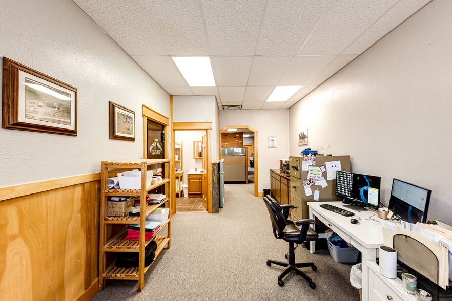 More Photos Of 228 Comanche St, Kiowa Office For Sale