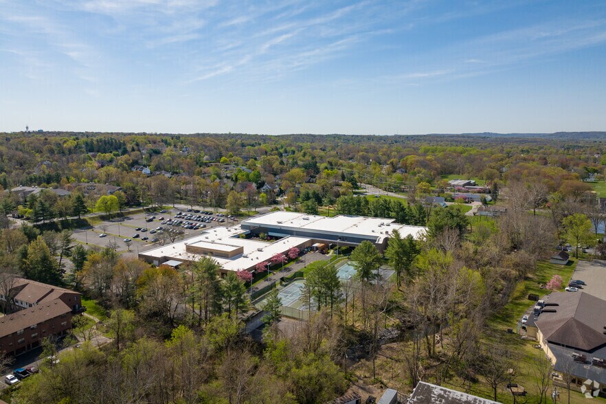 More Photos Of 1 Pike Dr, Wayne Office For Lease